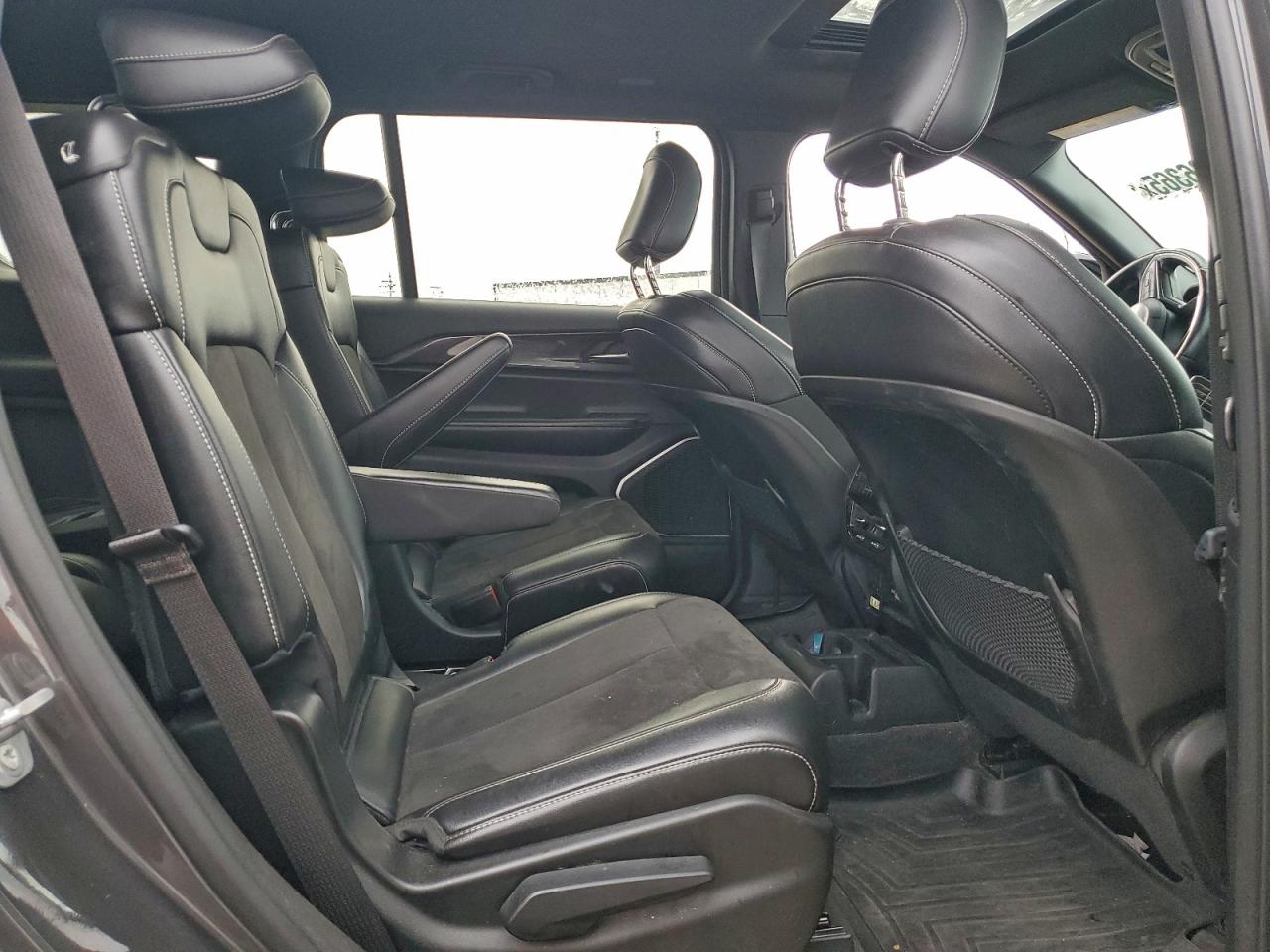 2022 JEEP GRAND CHEROKEE L LAREDO photo 11