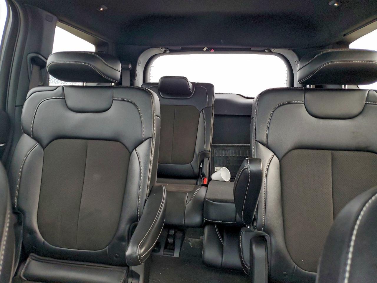 2022 JEEP GRAND CHEROKEE L LAREDO photo 10