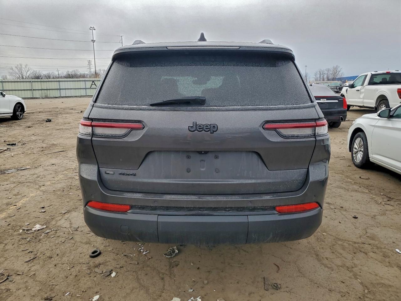 2022 JEEP GRAND CHEROKEE L LAREDO photo 6