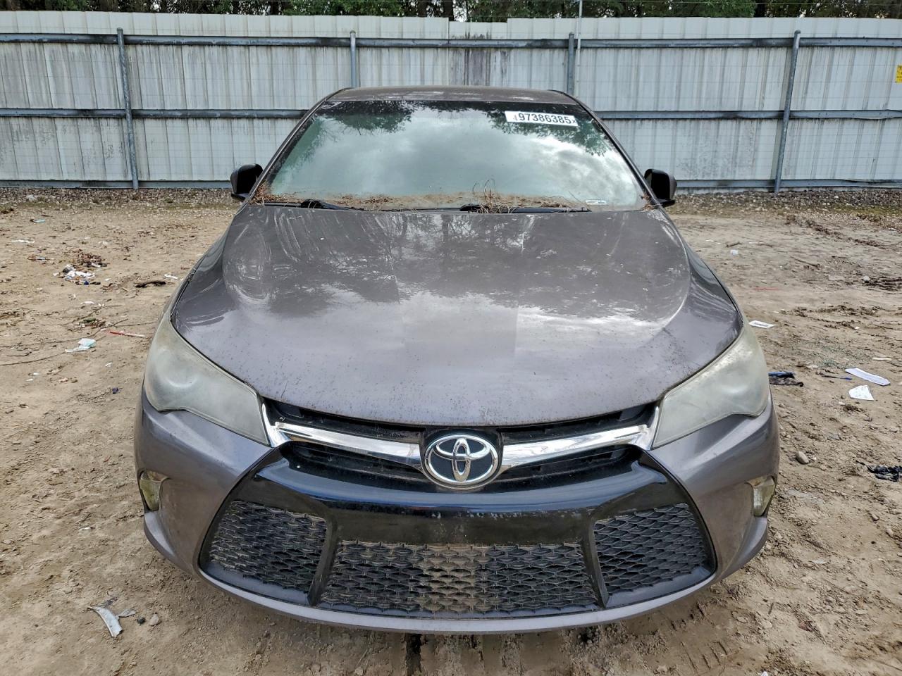 2017 TOYOTA CAMRY LE photo 5