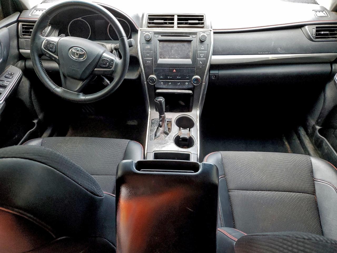 2017 TOYOTA CAMRY LE photo 8