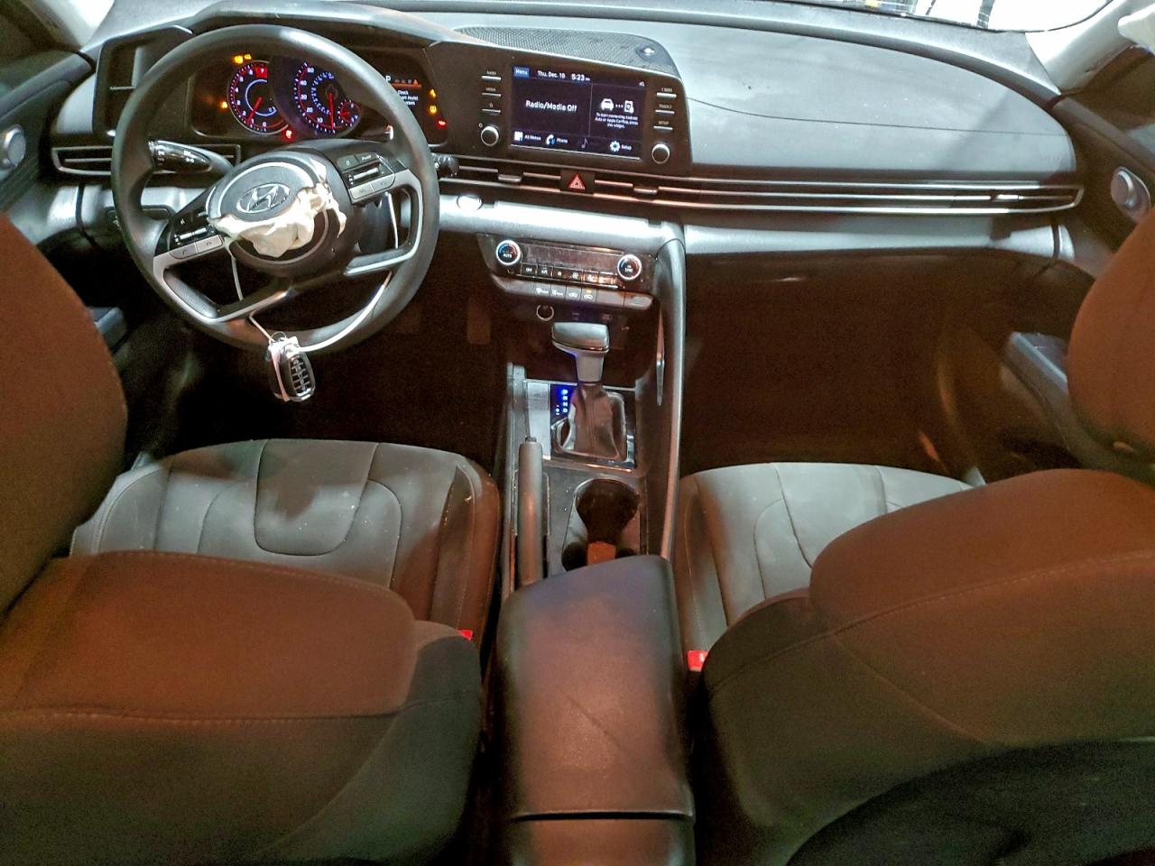 2023 HYUNDAI ELANTRA SEL photo 15