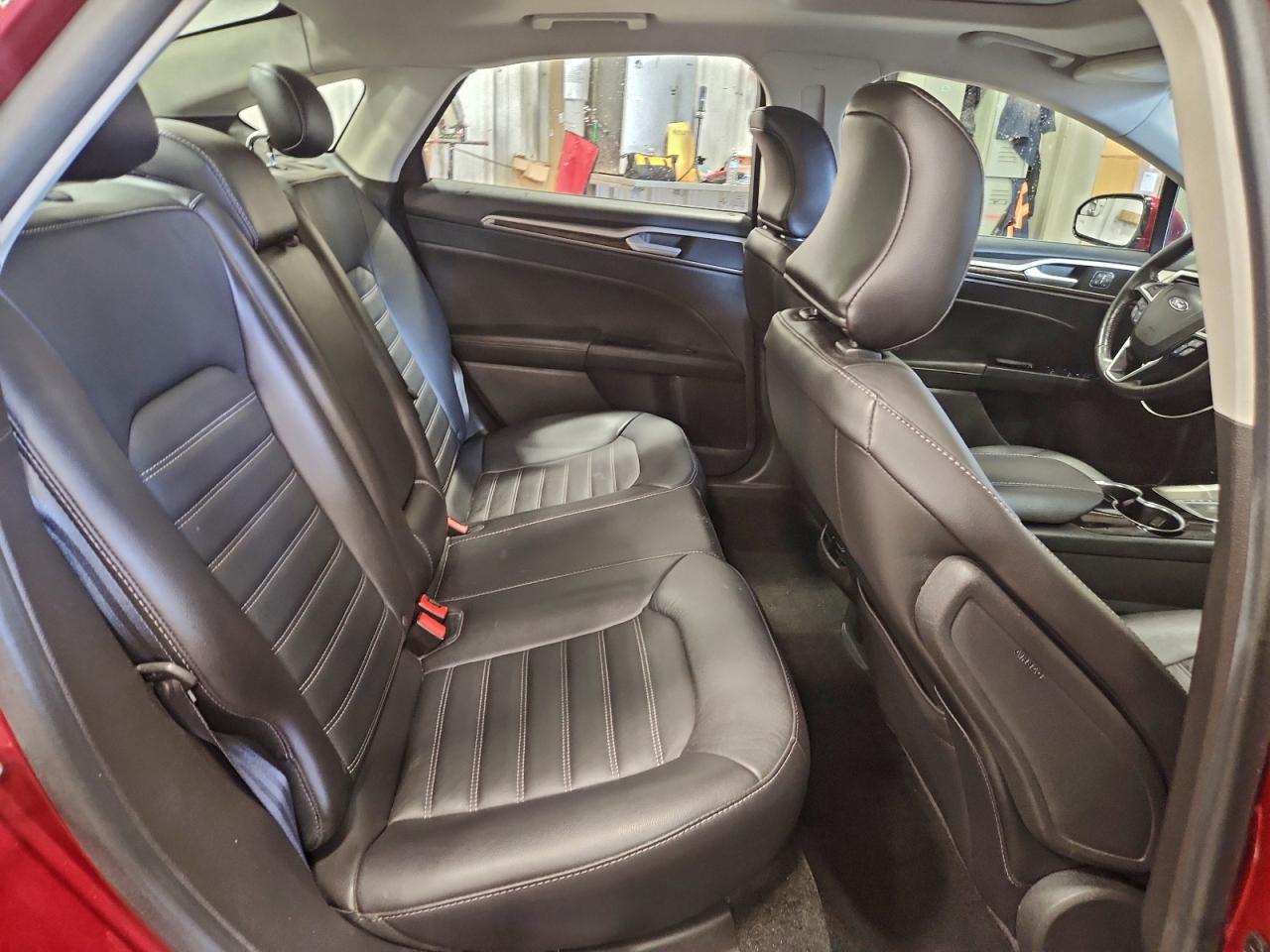 2015 FORD FUSION SE photo 10