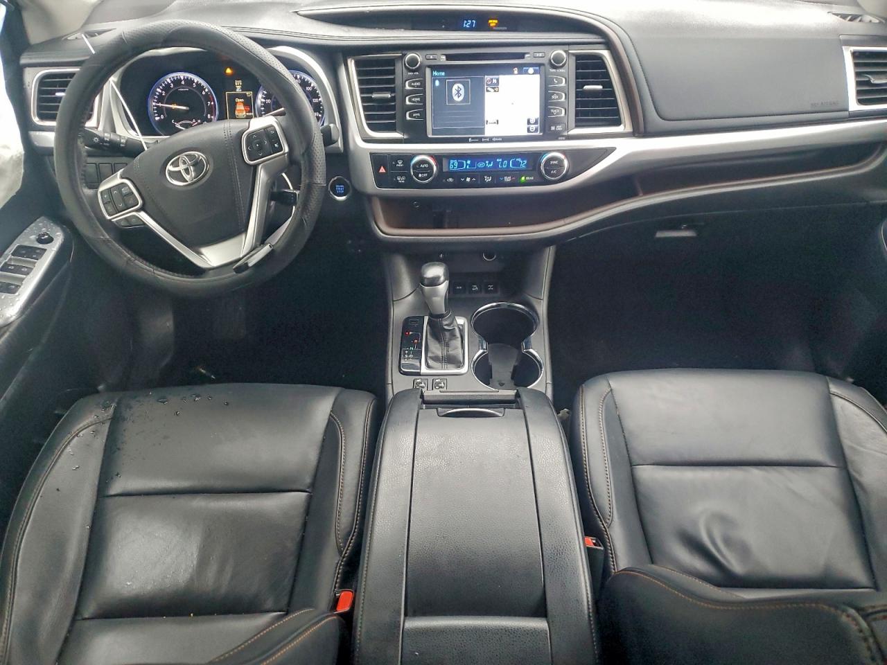 2016 TOYOTA HIGHLANDER XLE photo 8