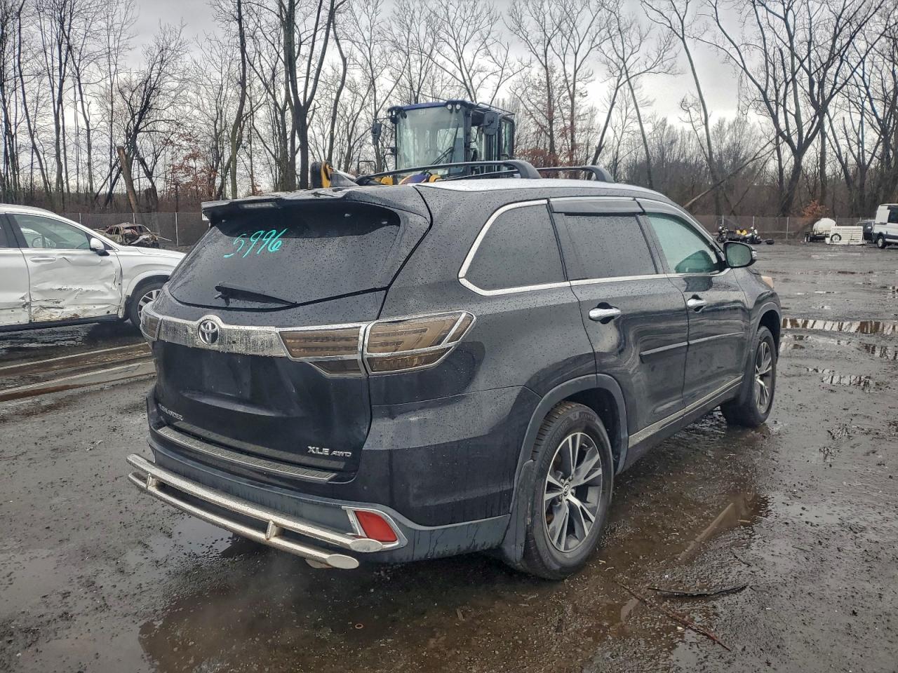 2016 TOYOTA HIGHLANDER XLE photo 3