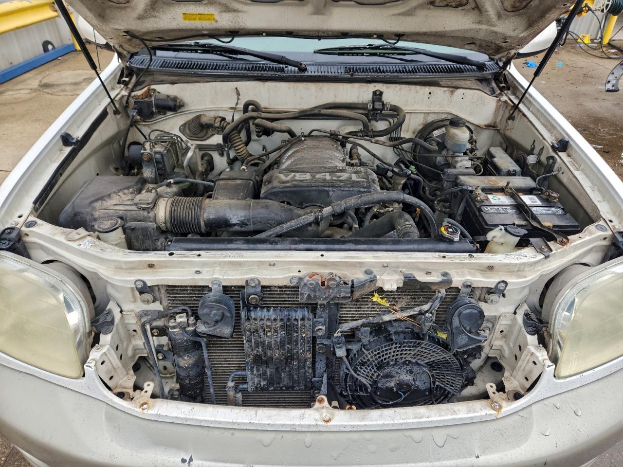 2004 TOYOTA SEQUOIA SR5 photo 12
