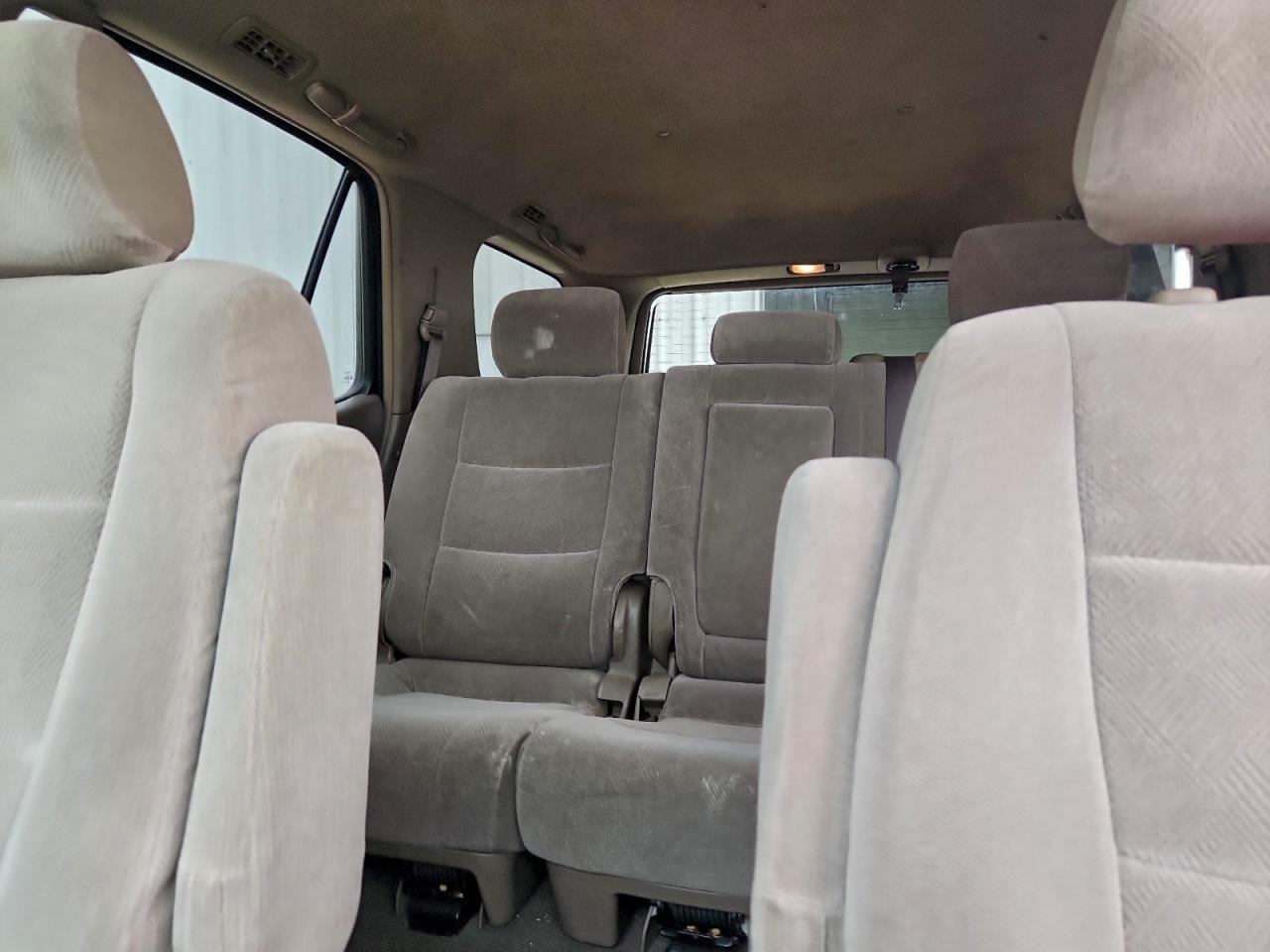 2004 TOYOTA SEQUOIA SR5 photo 10