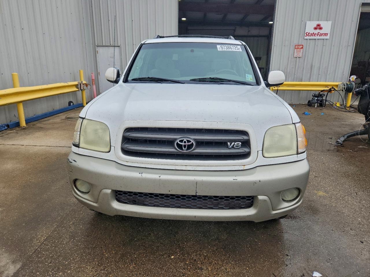 2004 TOYOTA SEQUOIA SR5 photo 5