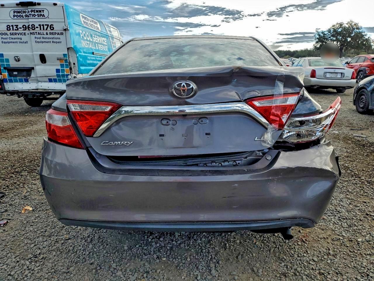 2017 TOYOTA CAMRY LE photo 6