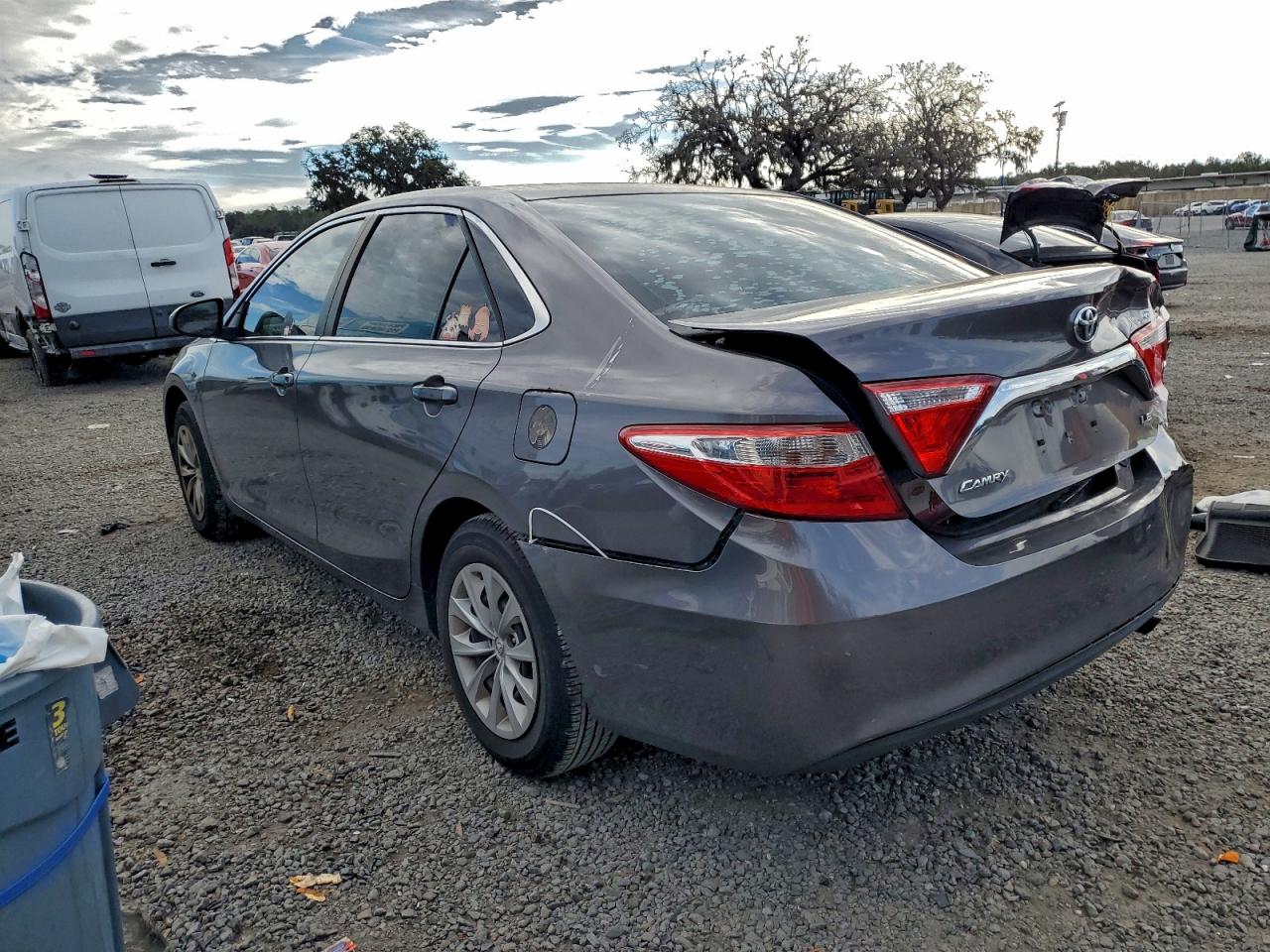 2017 TOYOTA CAMRY LE photo 2