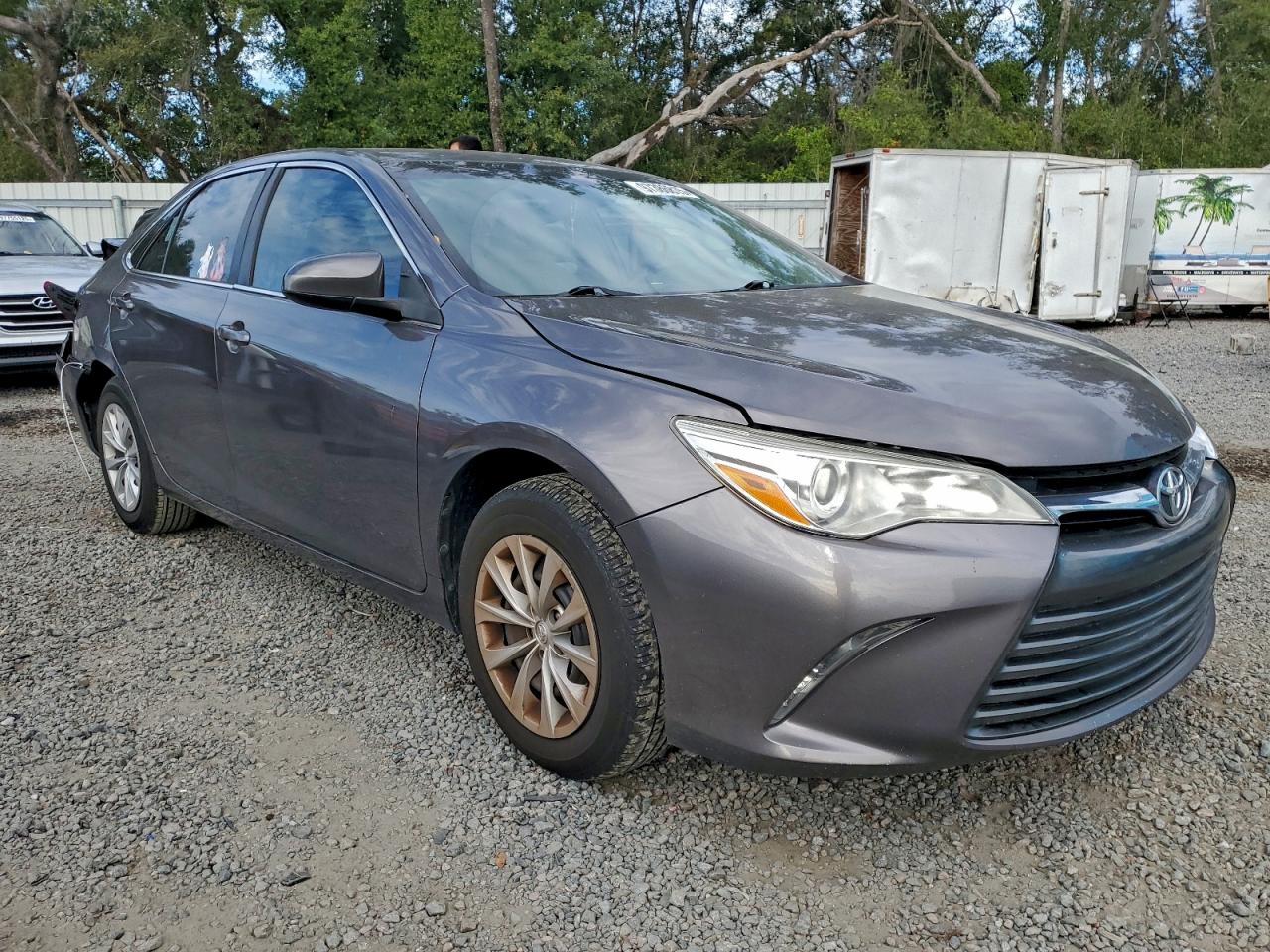 2017 TOYOTA CAMRY LE photo 4
