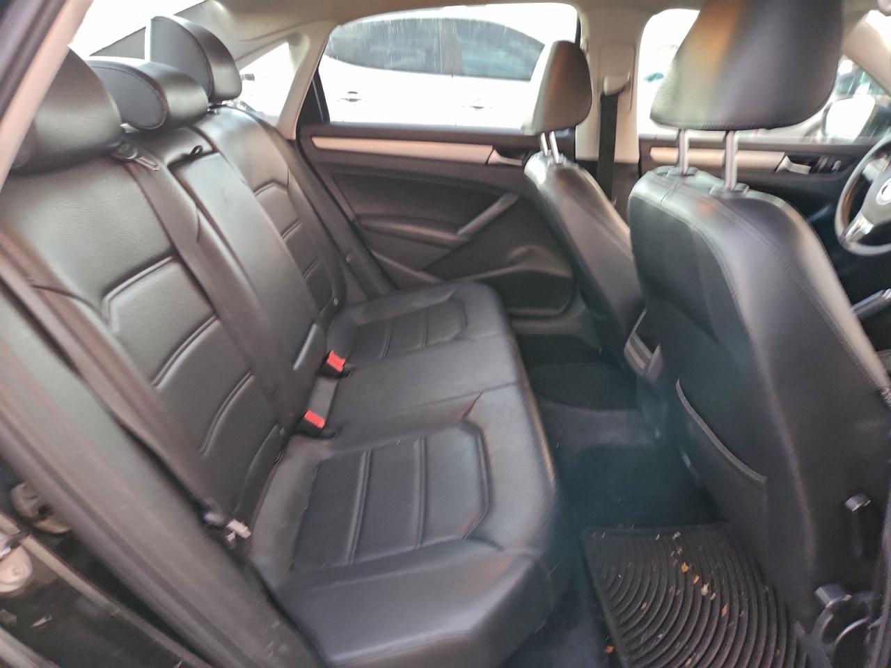 2014 VOLKSWAGEN PASSAT S photo 10