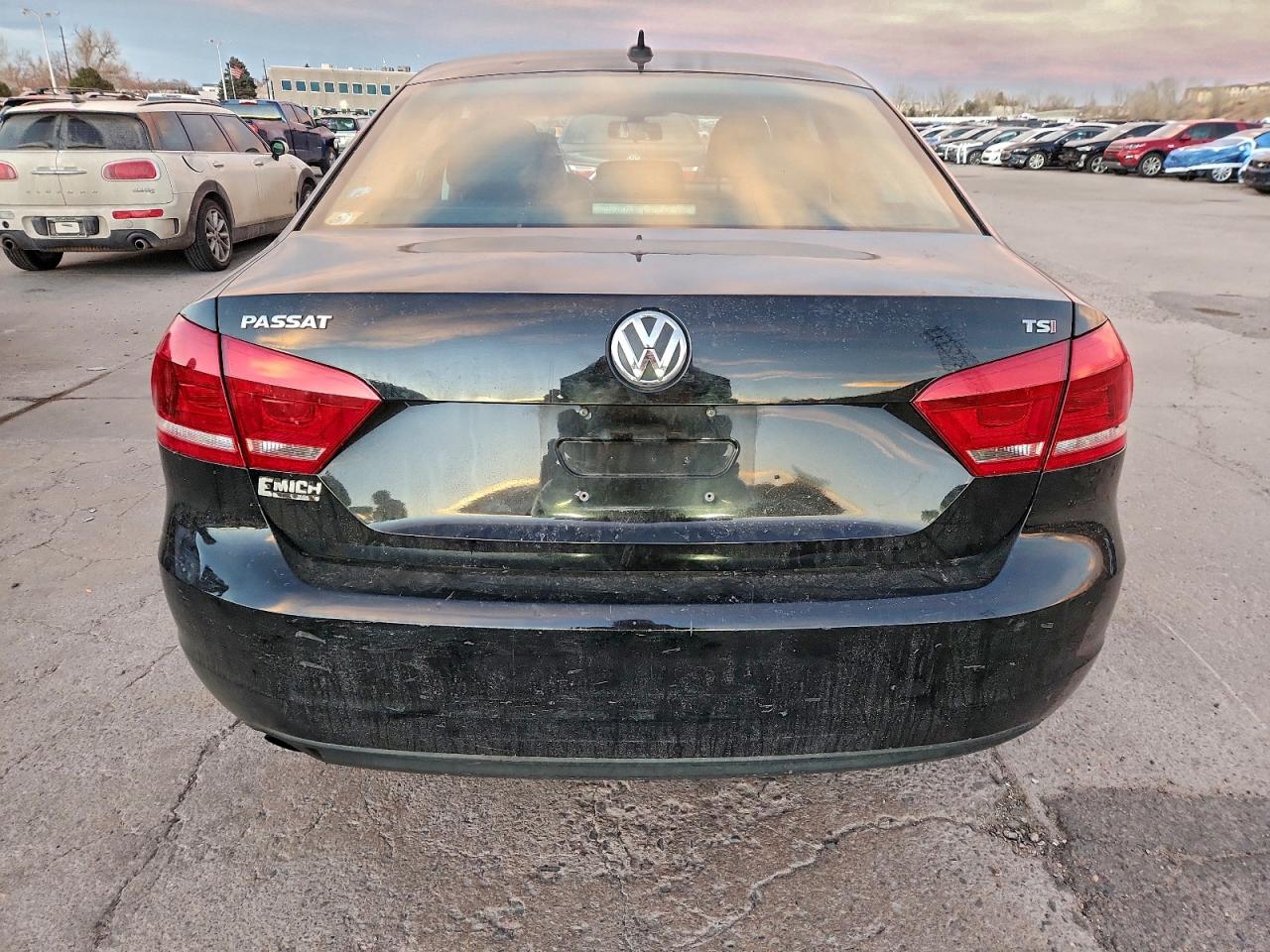 2014 VOLKSWAGEN PASSAT S photo 6