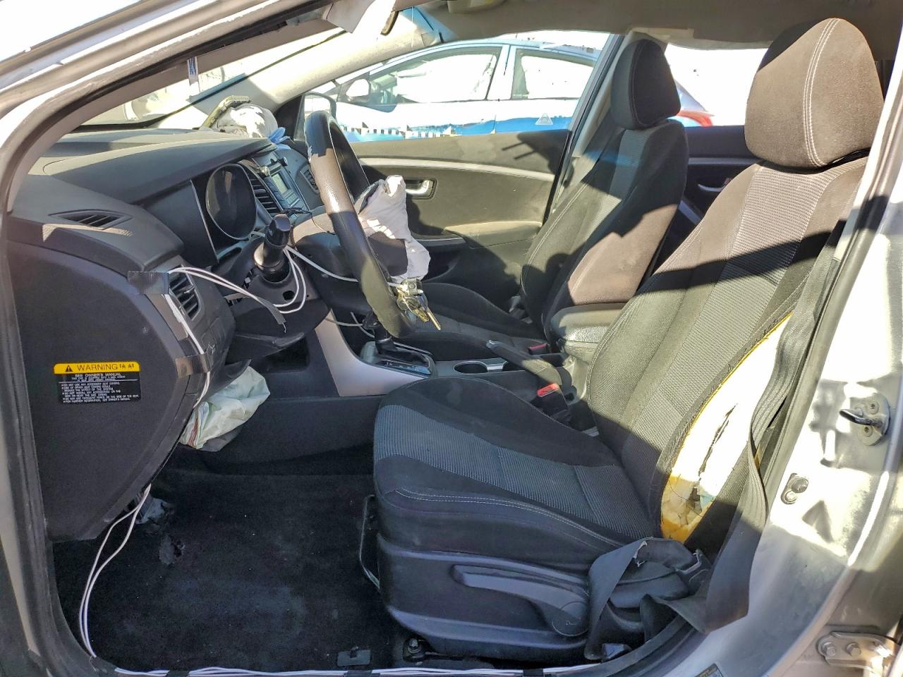 2016 HYUNDAI ELANTRA GT photo 13