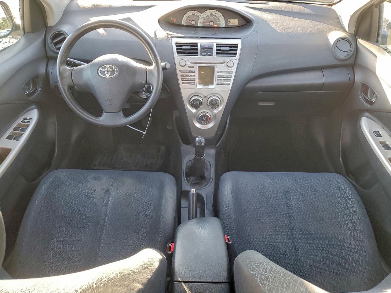 2008 TOYOTA YARIS photo 8