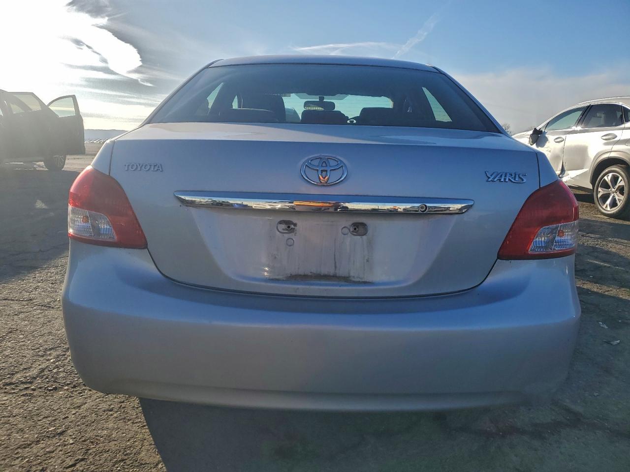 2008 TOYOTA YARIS photo 6