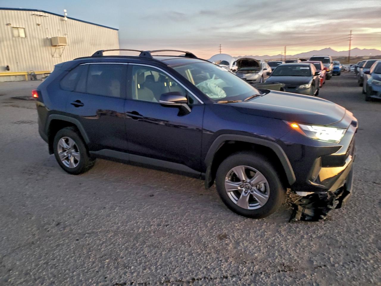 2025 TOYOTA RAV4 XLE photo 4