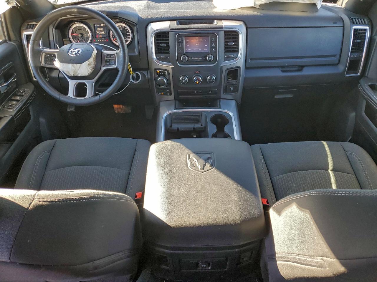 2023 RAM 1500 CLASSIC SLT photo 8