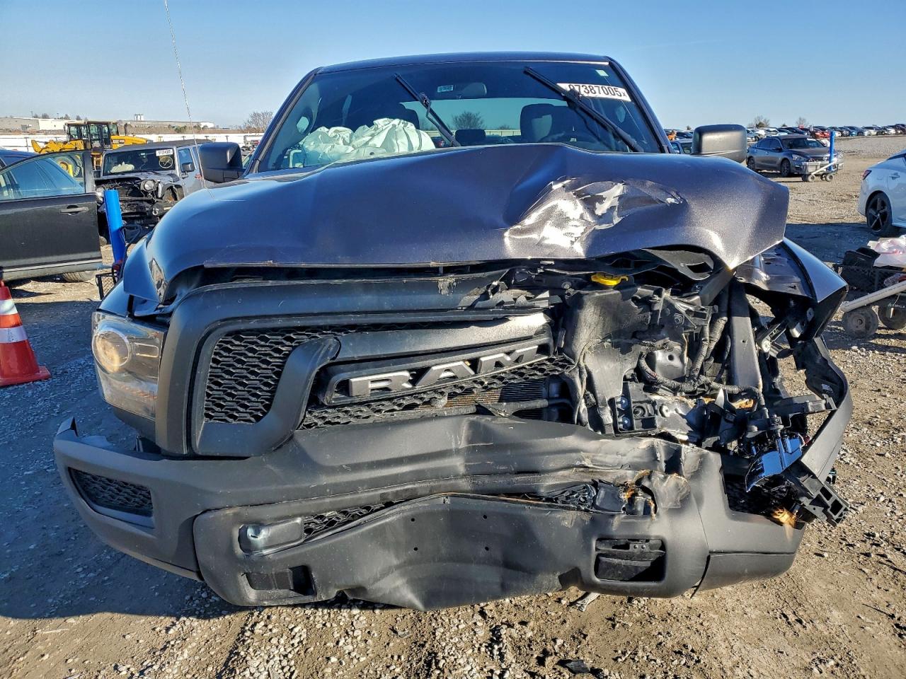 2023 RAM 1500 CLASSIC SLT photo 5