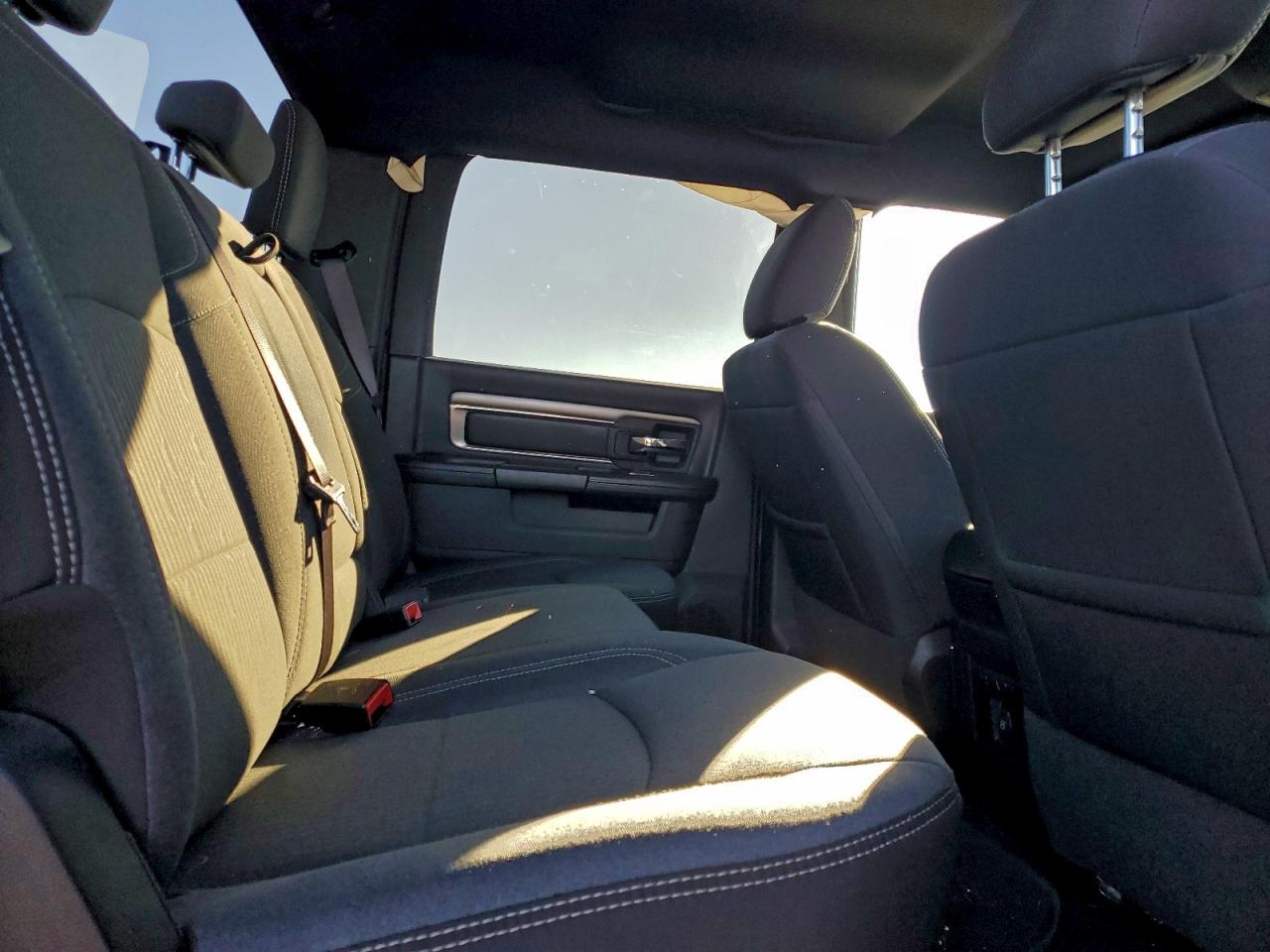 2023 RAM 1500 CLASSIC SLT photo 10