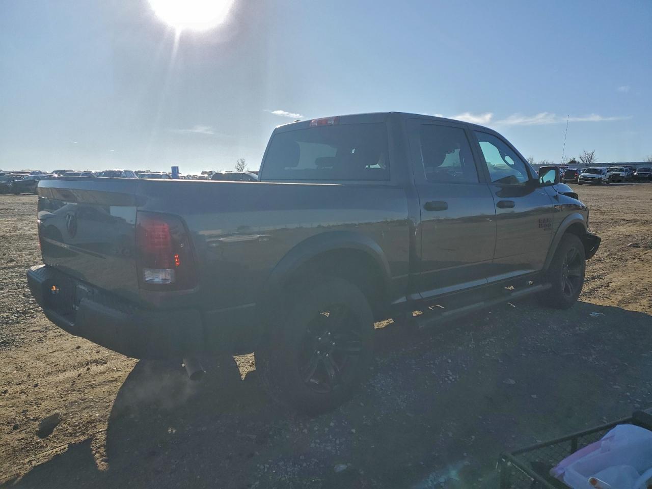 2023 RAM 1500 CLASSIC SLT photo 3