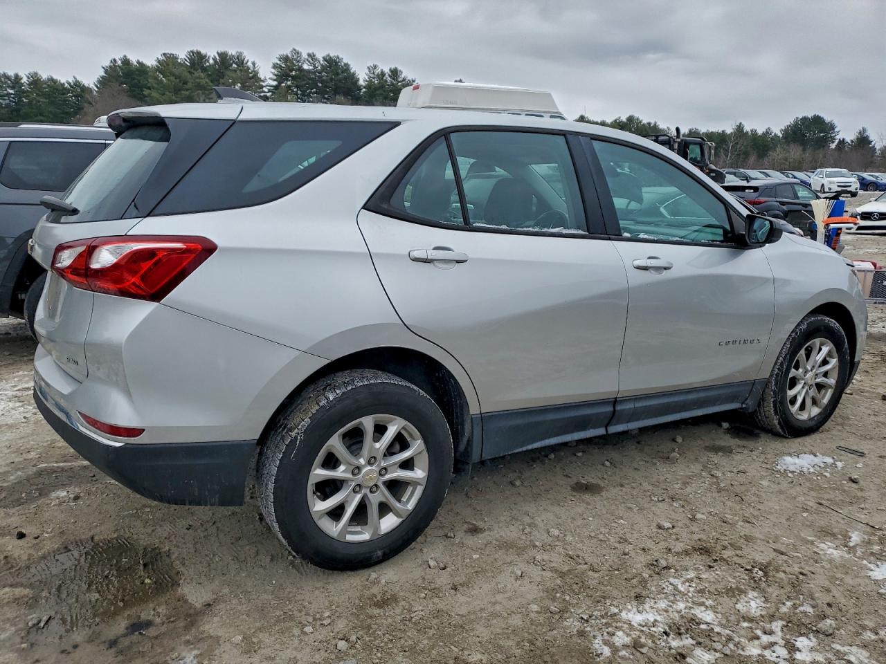 2018 CHEVROLET EQUINOX LS photo 3