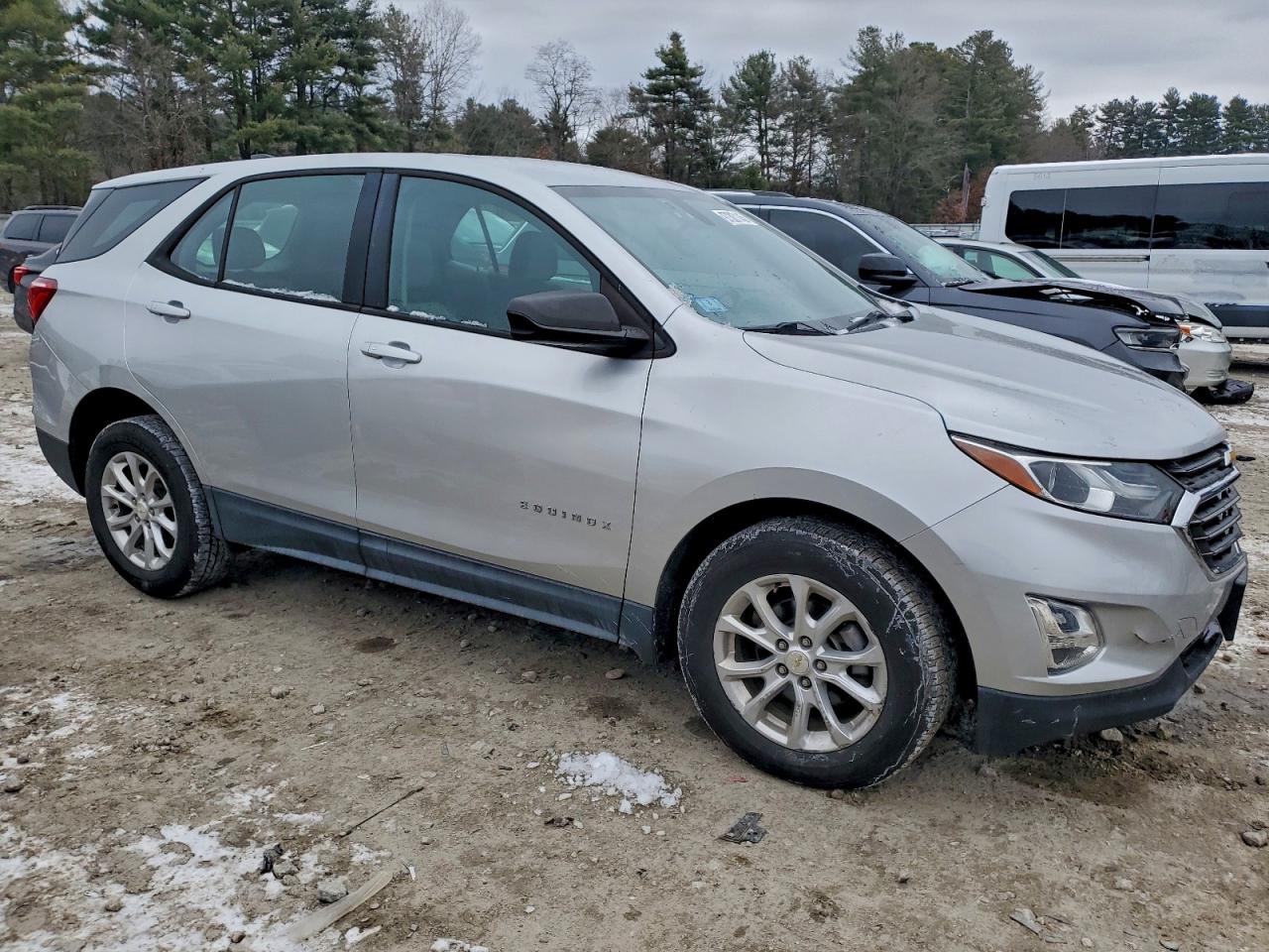 2018 CHEVROLET EQUINOX LS photo 4