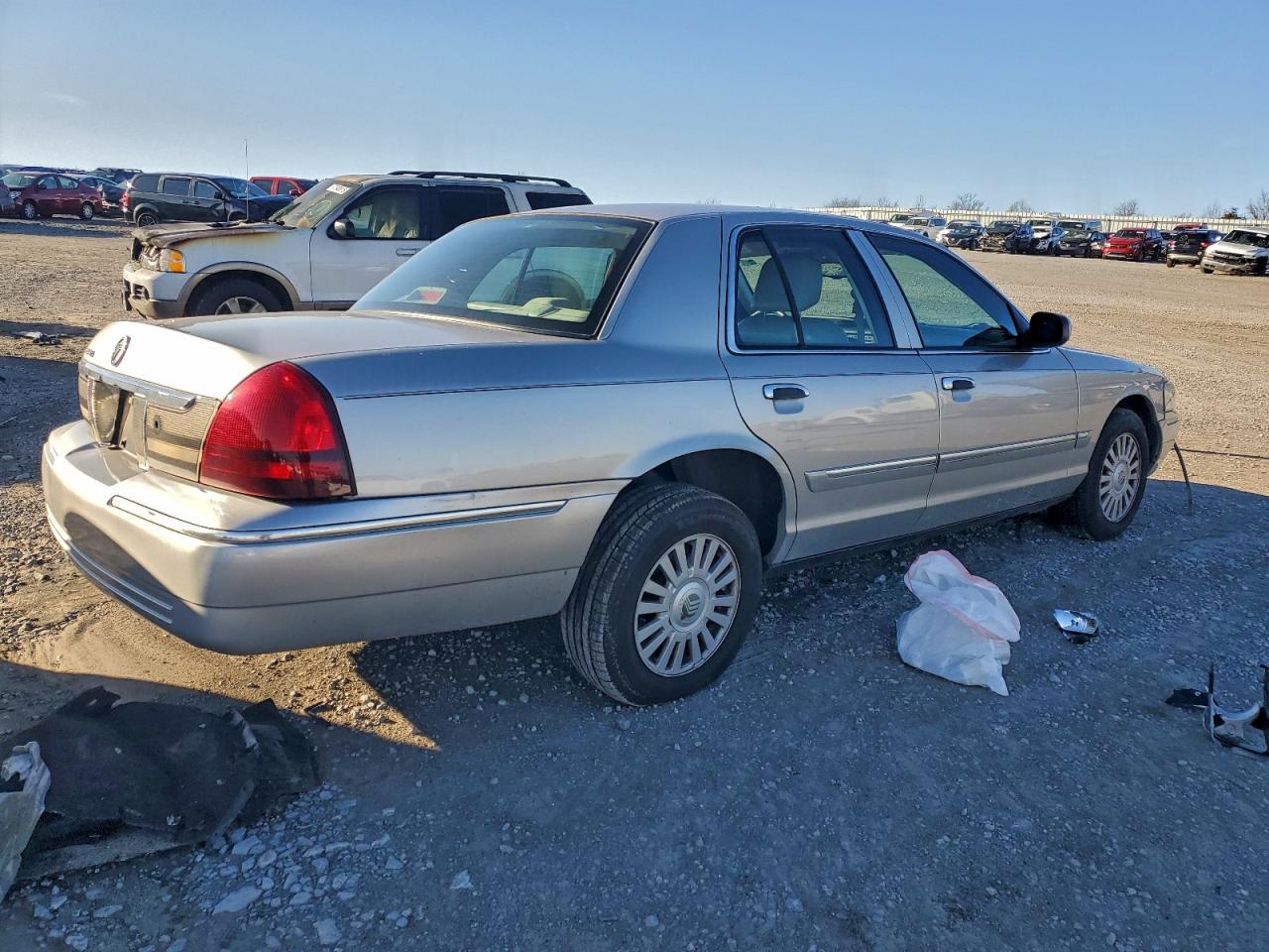 2007 MERCURY GRAND MARQUIS LS photo 3