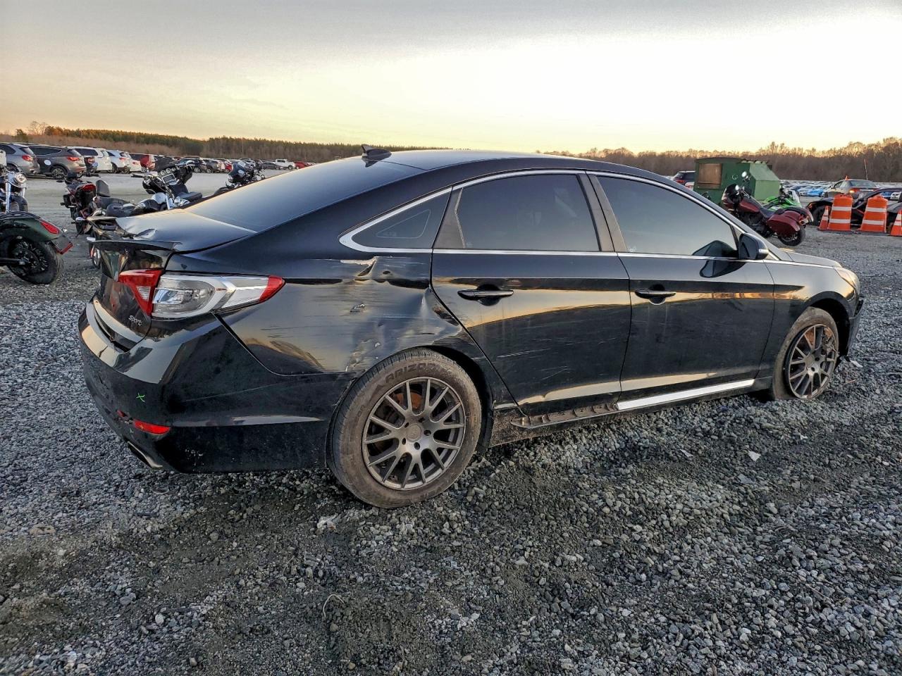 2015 HYUNDAI SONATA SPORT photo 3