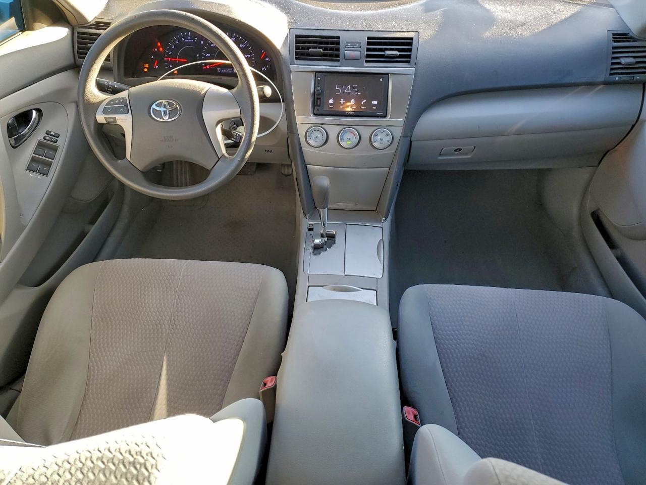 2010 TOYOTA CAMRY BASE photo 8