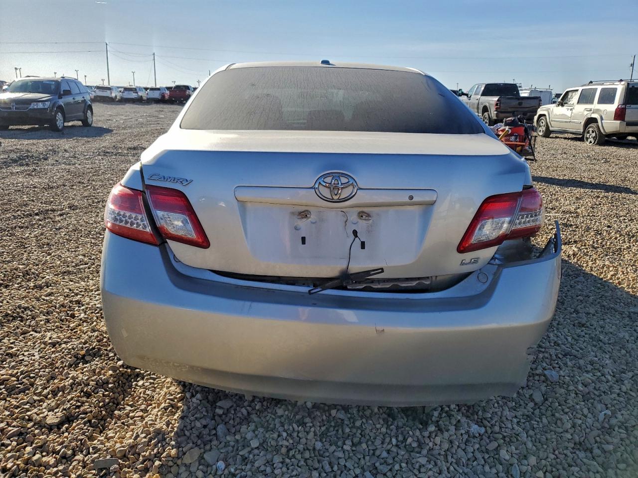 2010 TOYOTA CAMRY BASE photo 6