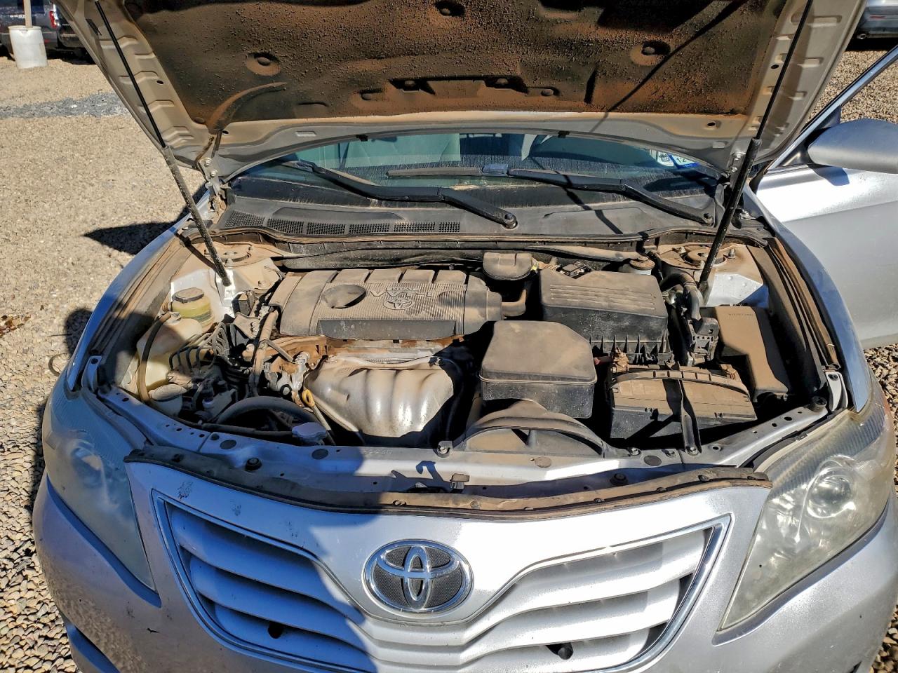 2010 TOYOTA CAMRY BASE photo 11