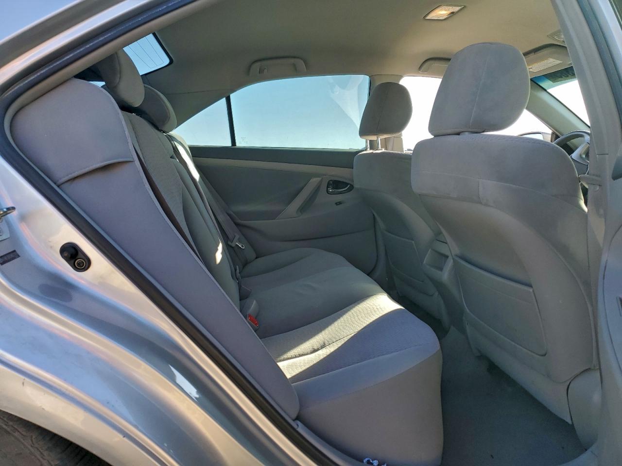 2010 TOYOTA CAMRY BASE photo 10