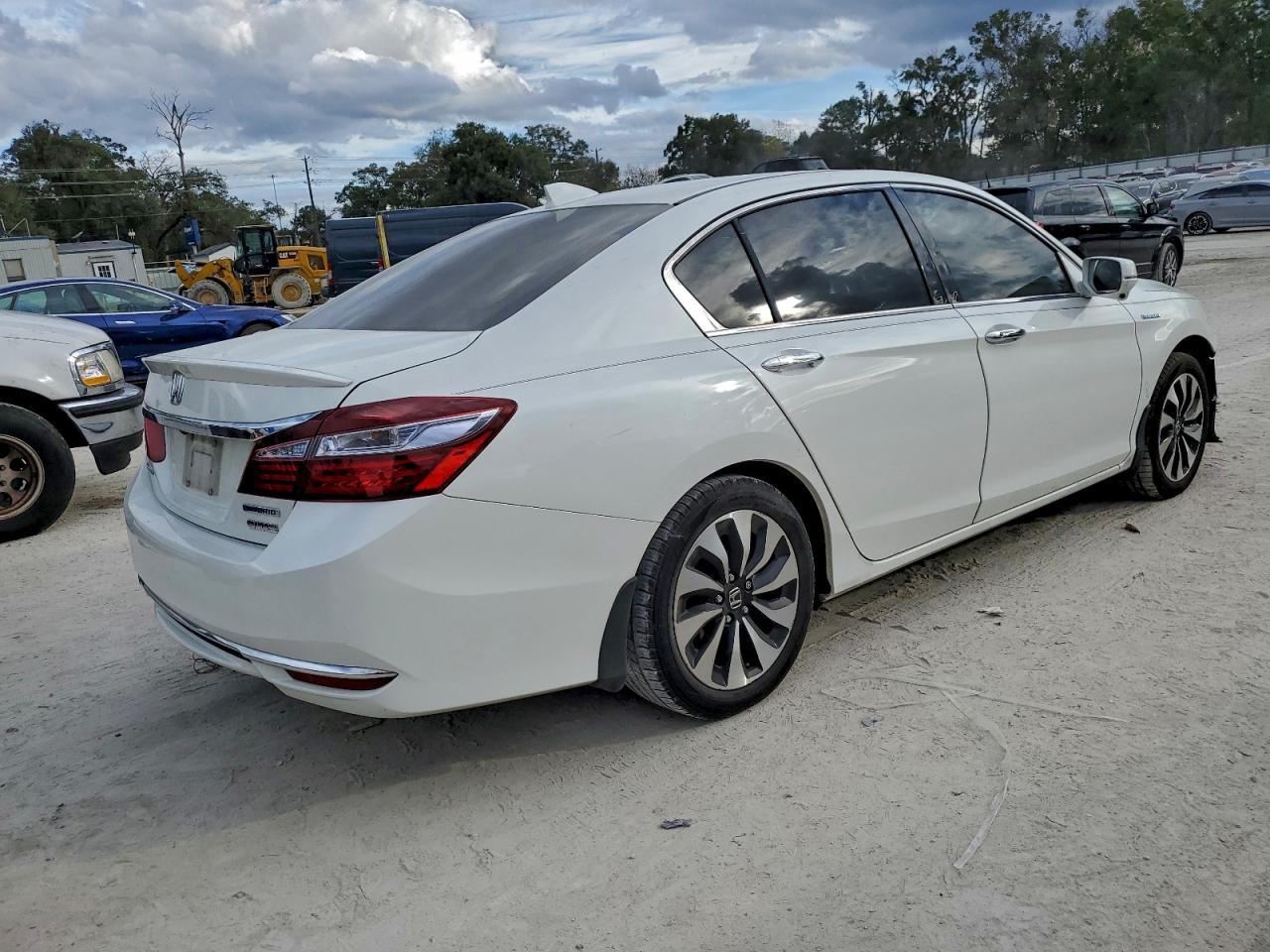 2017 HONDA ACCORD HYBRID photo 7