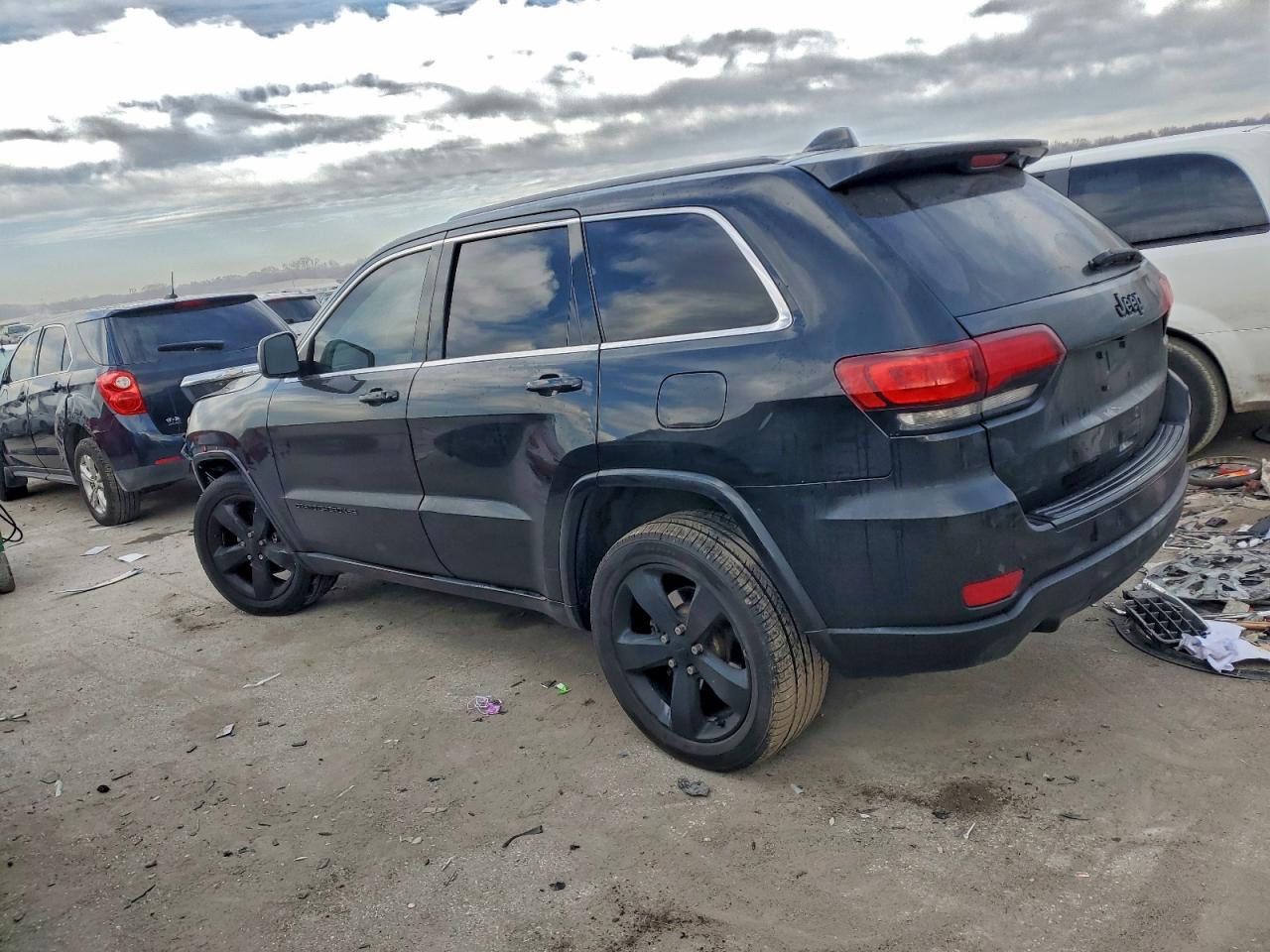 2015 JEEP GRAND CHEROKEE LAREDO photo 3