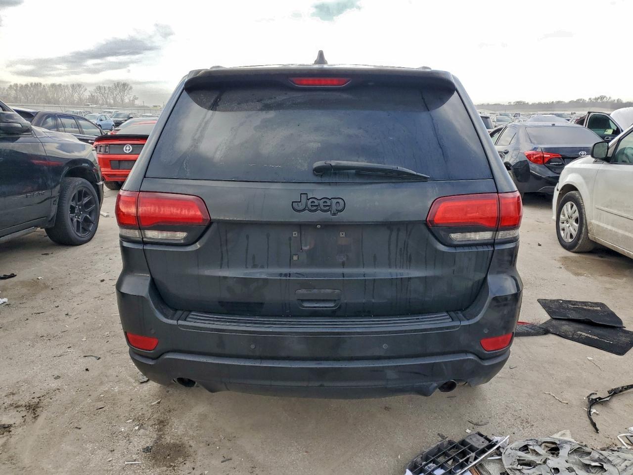 2015 JEEP GRAND CHEROKEE LAREDO photo 11
