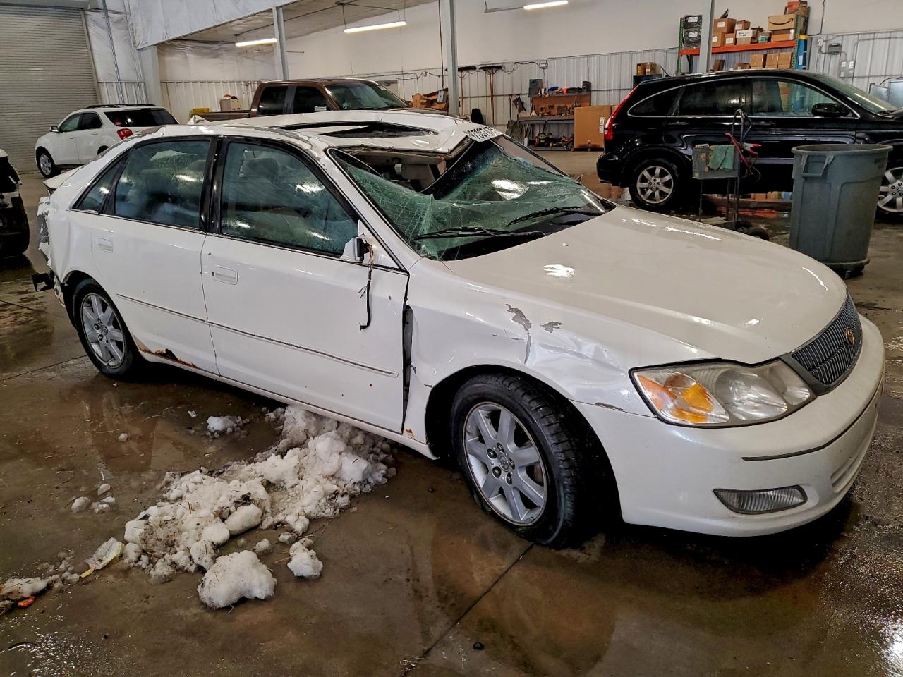 2000 TOYOTA AVALON XL photo 4