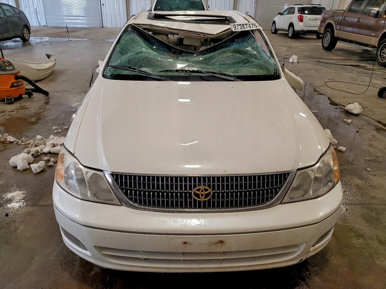 2000 TOYOTA AVALON XL photo 5
