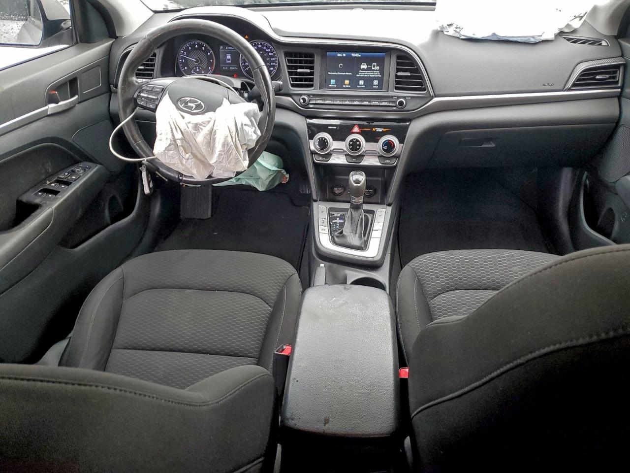 2019 HYUNDAI ELANTRA SEL photo 8