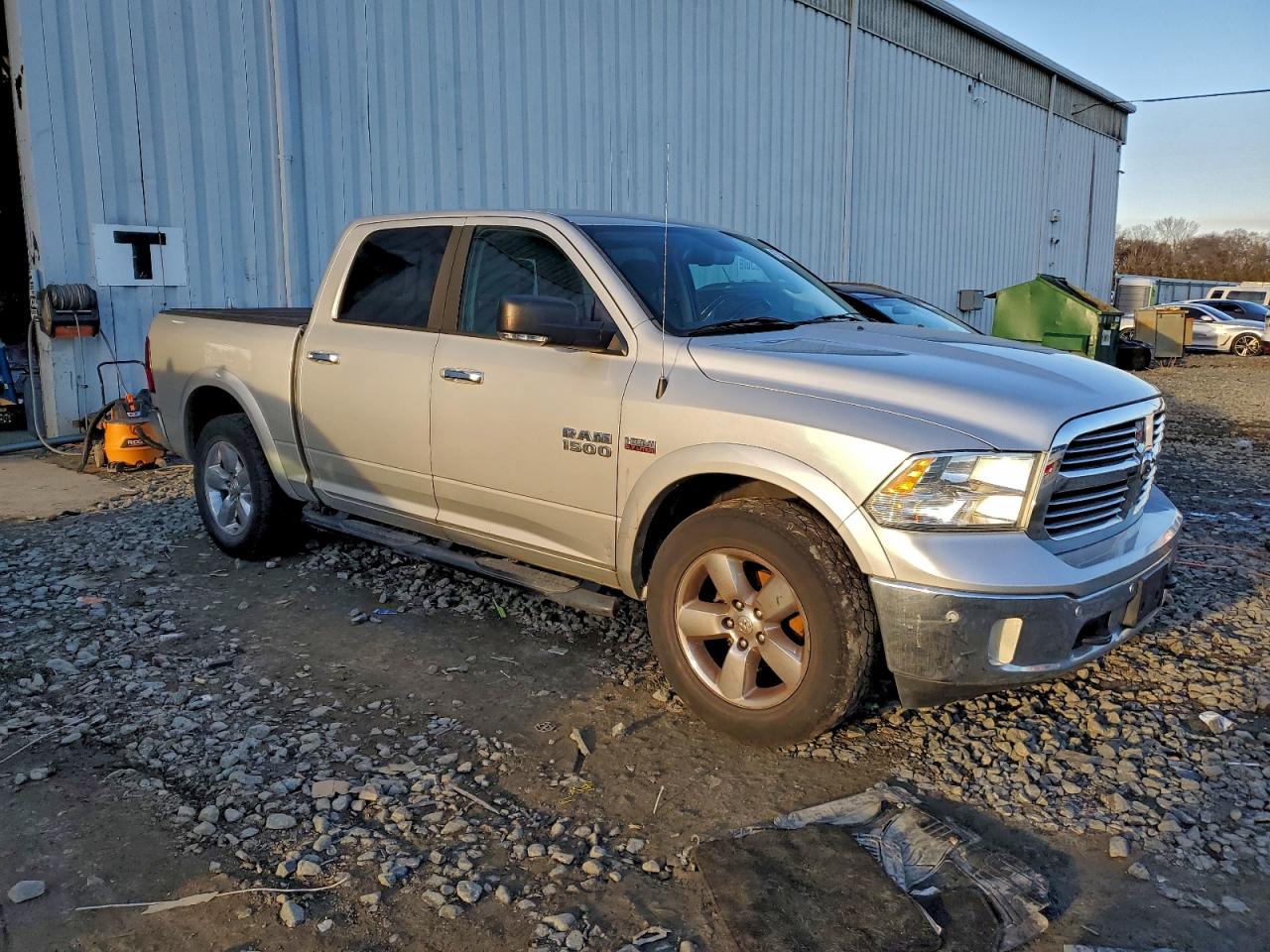 2014 RAM 1500 SLT photo 4