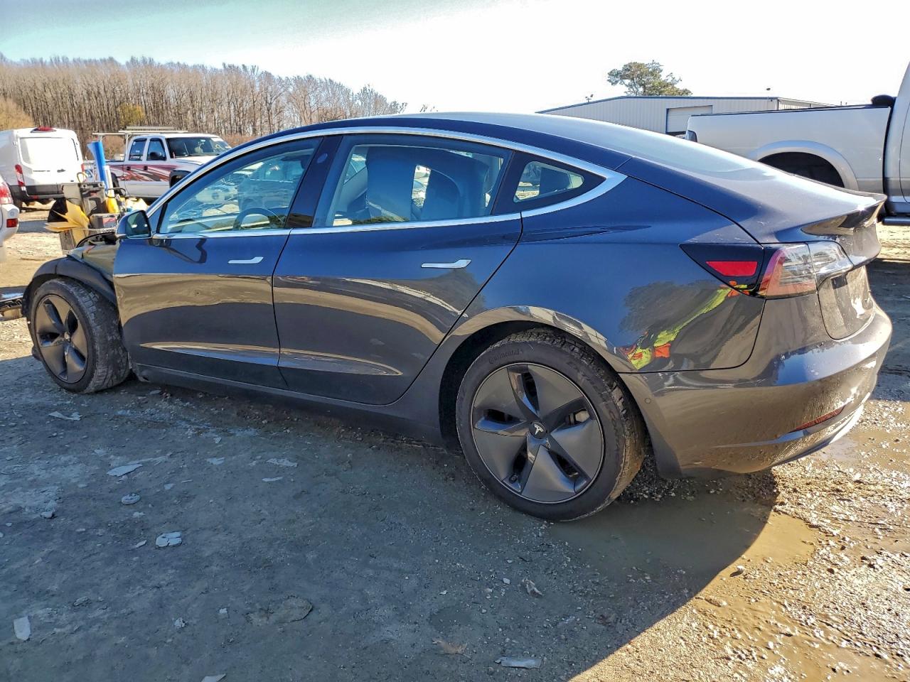 2018 TESLA MODEL 3 photo 2