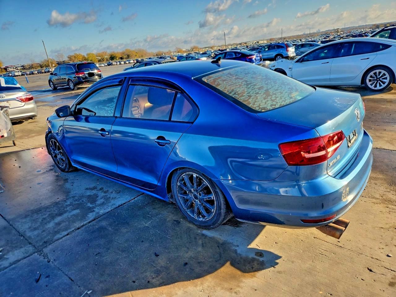 2015 VOLKSWAGEN JETTA SE photo 2