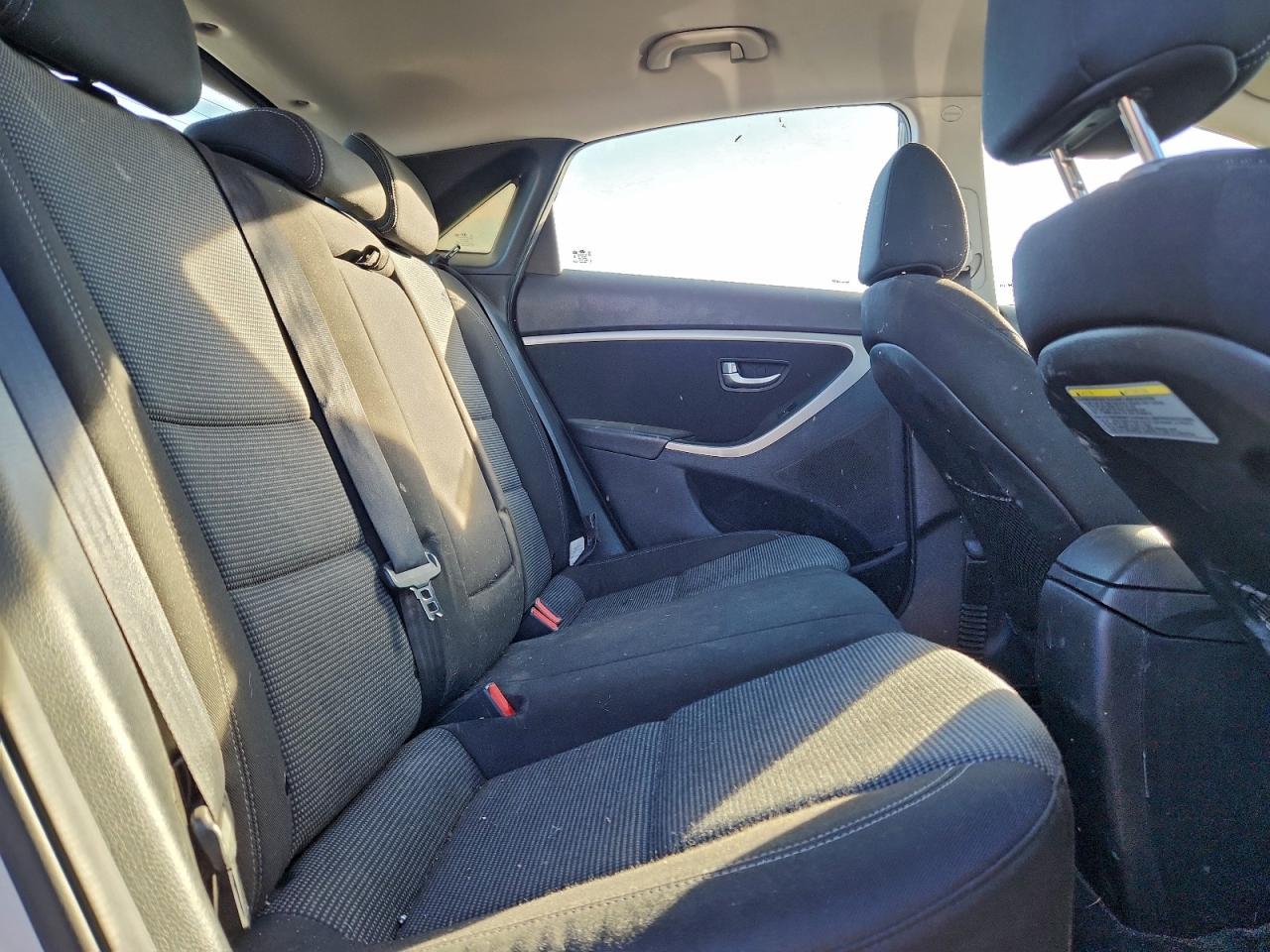 2016 HYUNDAI ELANTRA GT photo 10