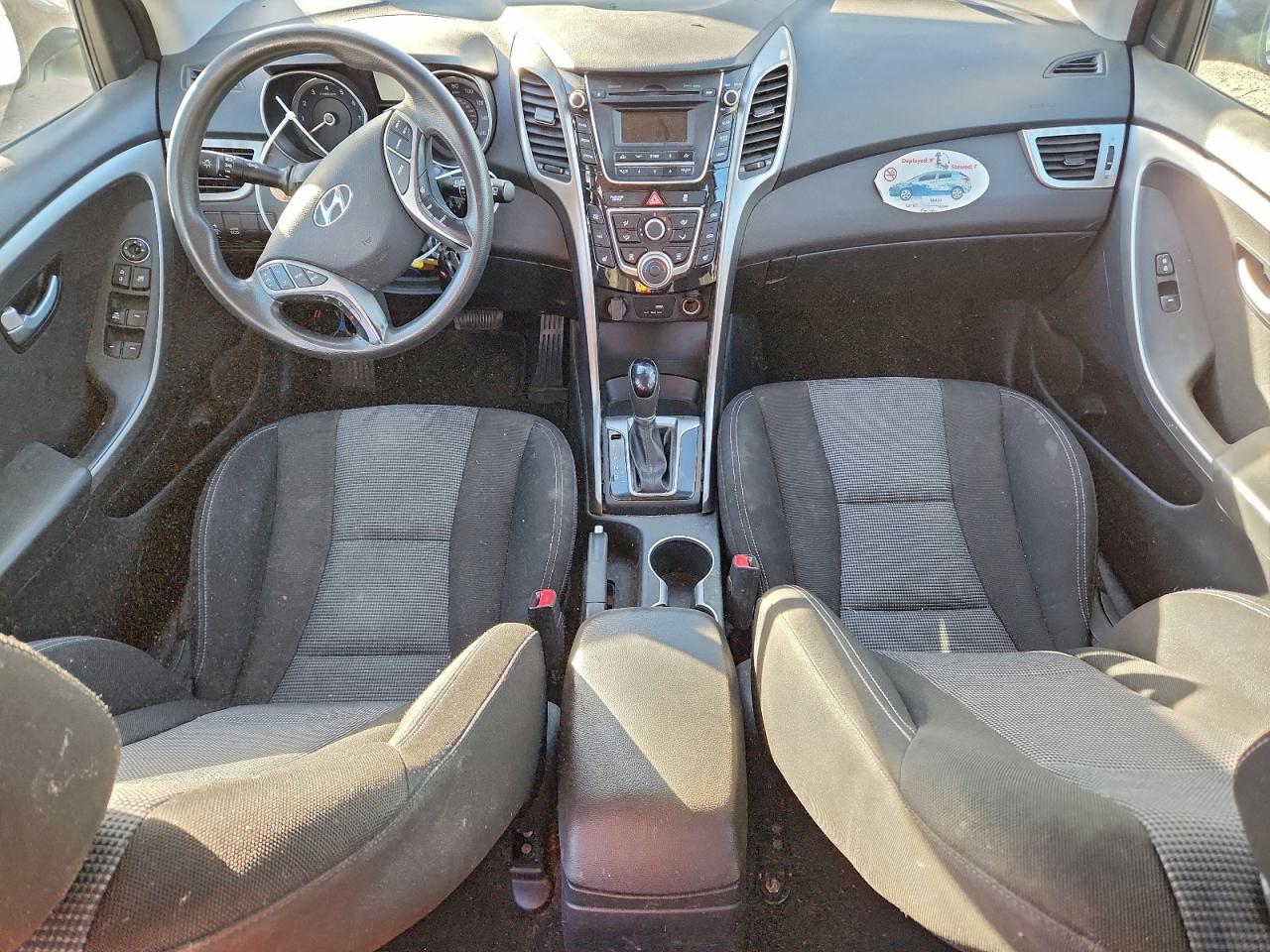 2016 HYUNDAI ELANTRA GT photo 8