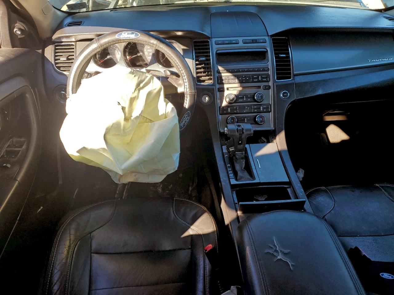 2012 FORD TAURUS SEL photo 8