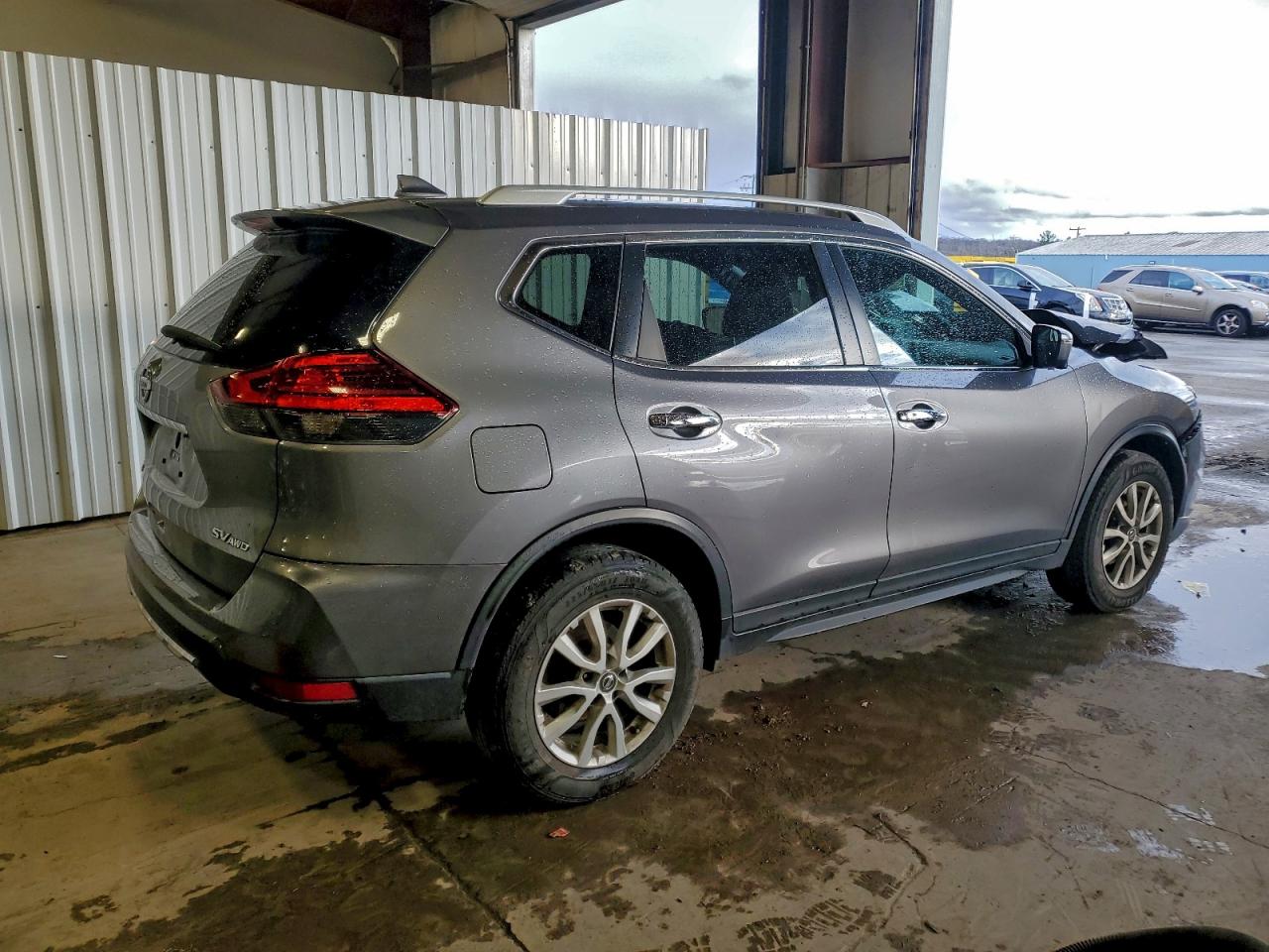 2017 NISSAN ROGUE SV photo 3