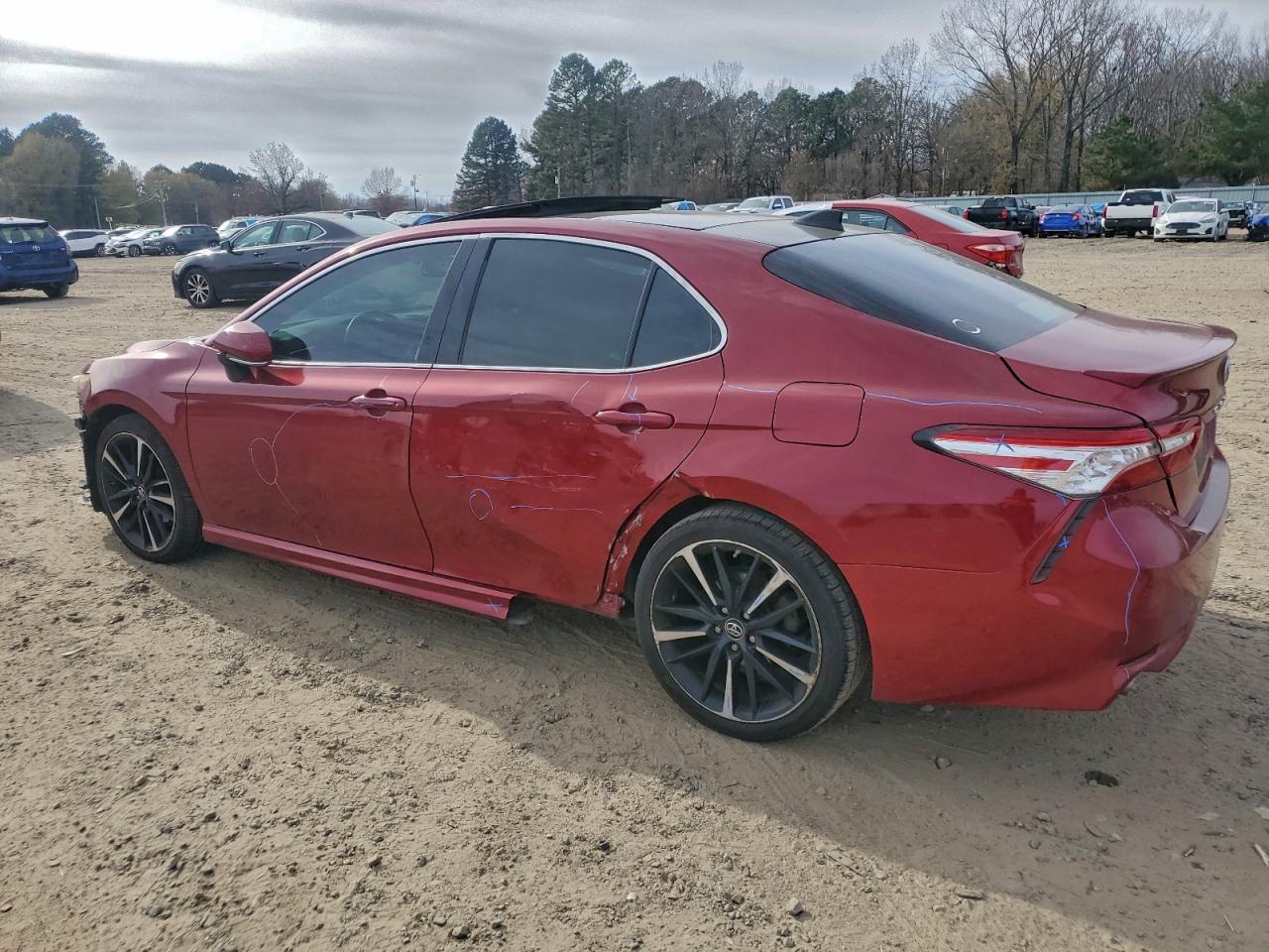 2018 TOYOTA CAMRY XSE photo 2