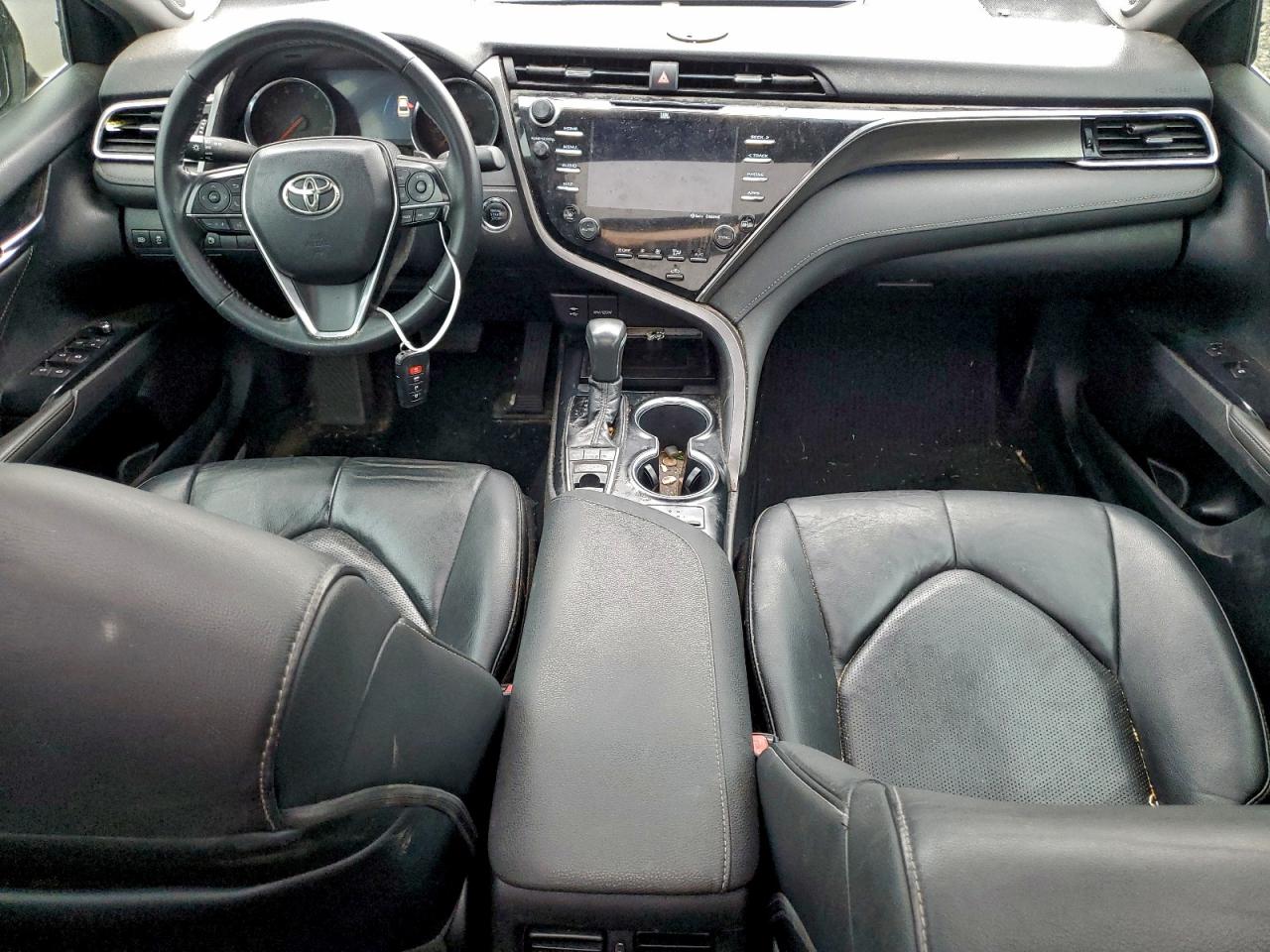 2018 TOYOTA CAMRY XSE photo 8