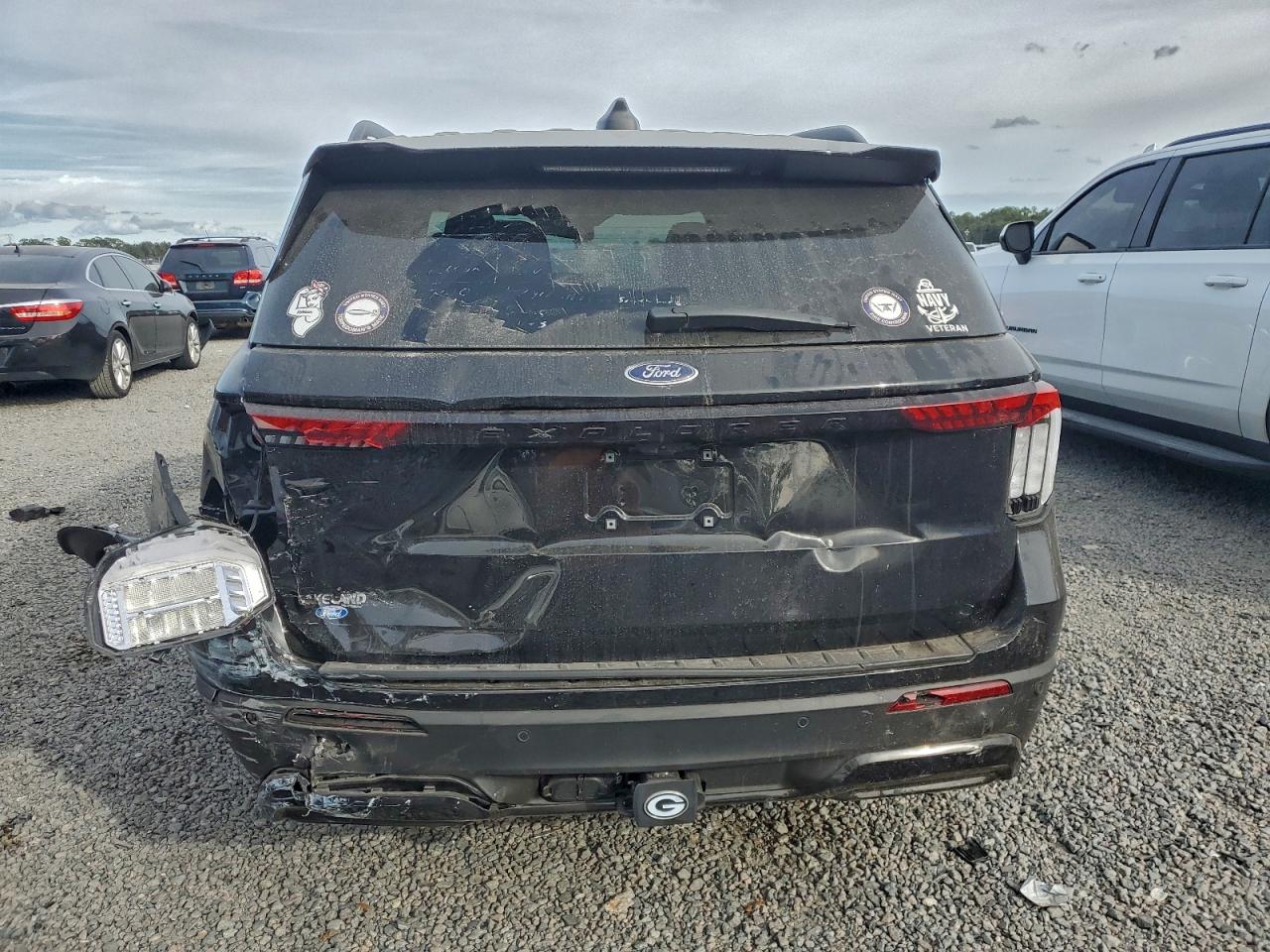 2025 FORD EXPLORER ST-LINE photo 6