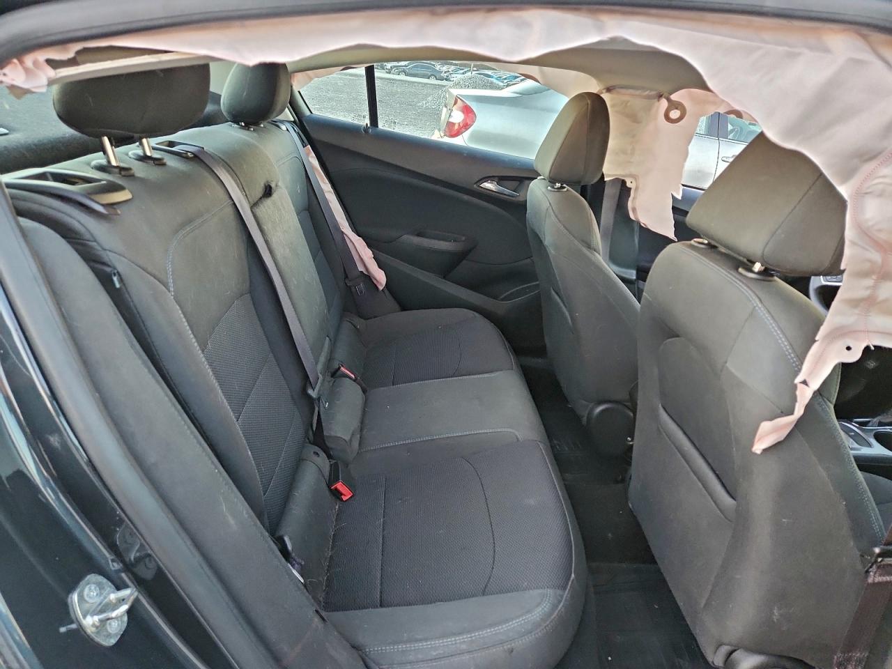 2017 CHEVROLET CRUZE LT photo 10